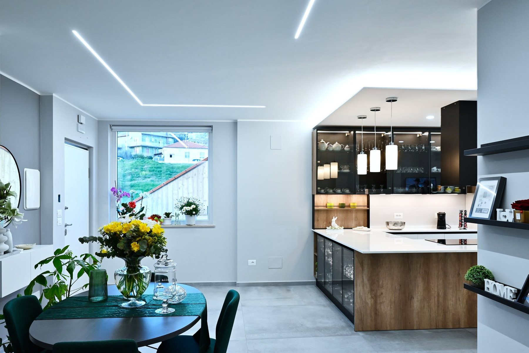 Vetrine e materia scura — ARAN cucine Store Pescara